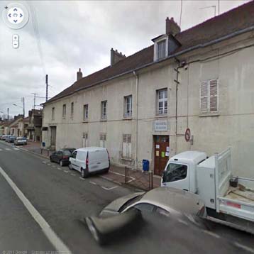 Photo de l'entr�e de la salle du club les Joueurs de Chim�res - Source Google Maps